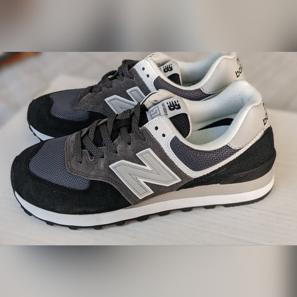 New Balance Women's 574 V2 Varsity Core Sneaker